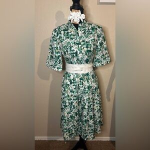 Bottom Flair Floral Green and White Dress- size 6